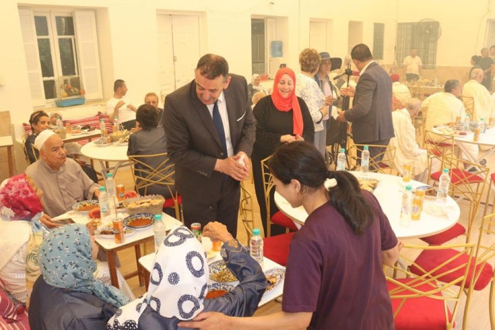 الاحتفال بعيد الأضحى  بمركز جمعية الرحمة لرعاية المسنين وفاقدي السند بالمكنين