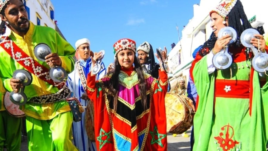 مهرجان كناوة وموسيقى العالم المغربي يعود بعد توقف 3 سنوات